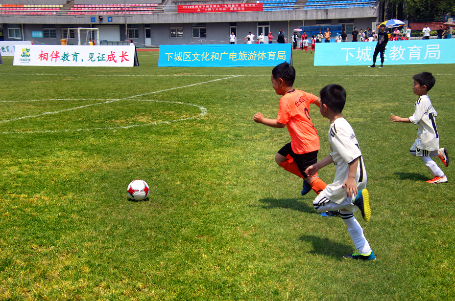 中国队将在四分之一决赛与D组的第一名交锋